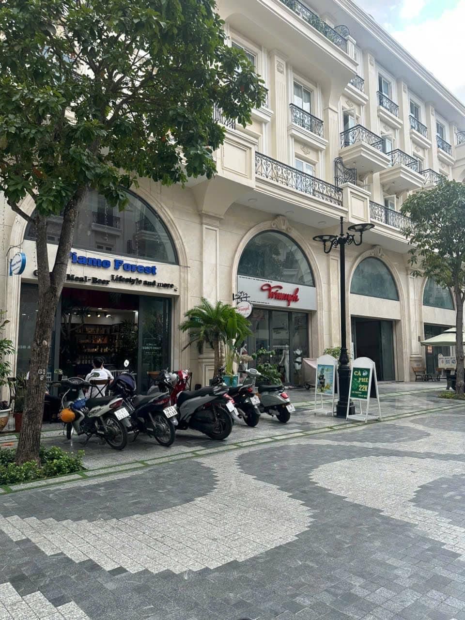 Bán Gấp Shophouse Royal Vạn Phúc City 7x20m, Hầm + 5 Tầng, Giá 33 Tỷ - Hình 1