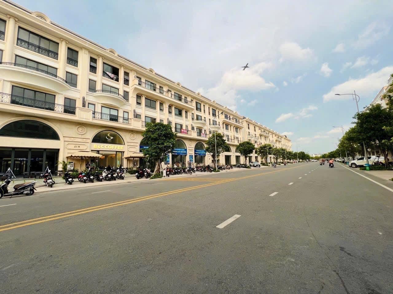 Bán Gấp Shophouse Royal Vạn Phúc City 7x20m, Hầm + 5 Tầng, Giá 33 Tỷ - Hình 4