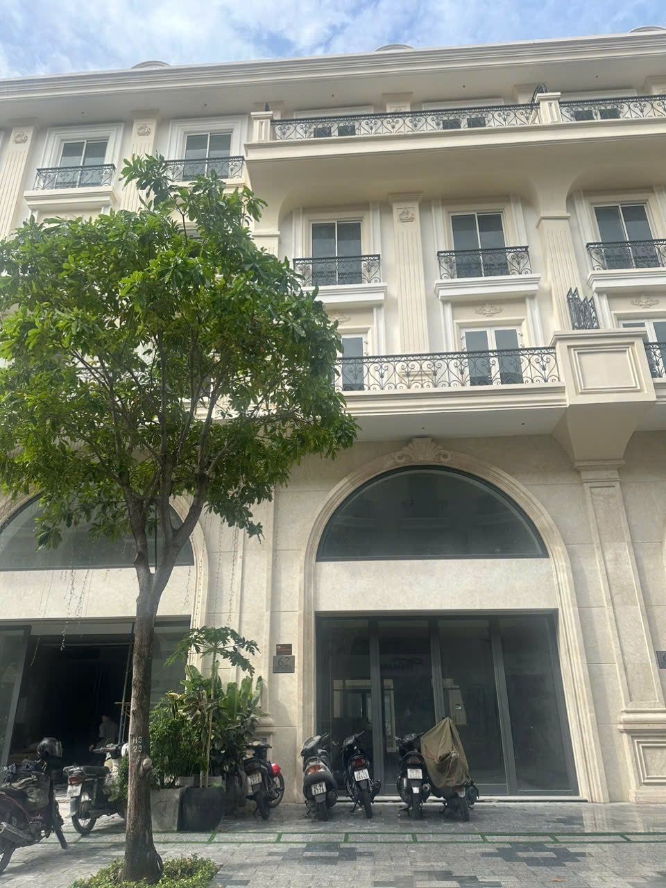Bán Gấp Shophouse Royal Vạn Phúc City 7x20m, Hầm + 5 Tầng, Giá 33 Tỷ - Hình 2