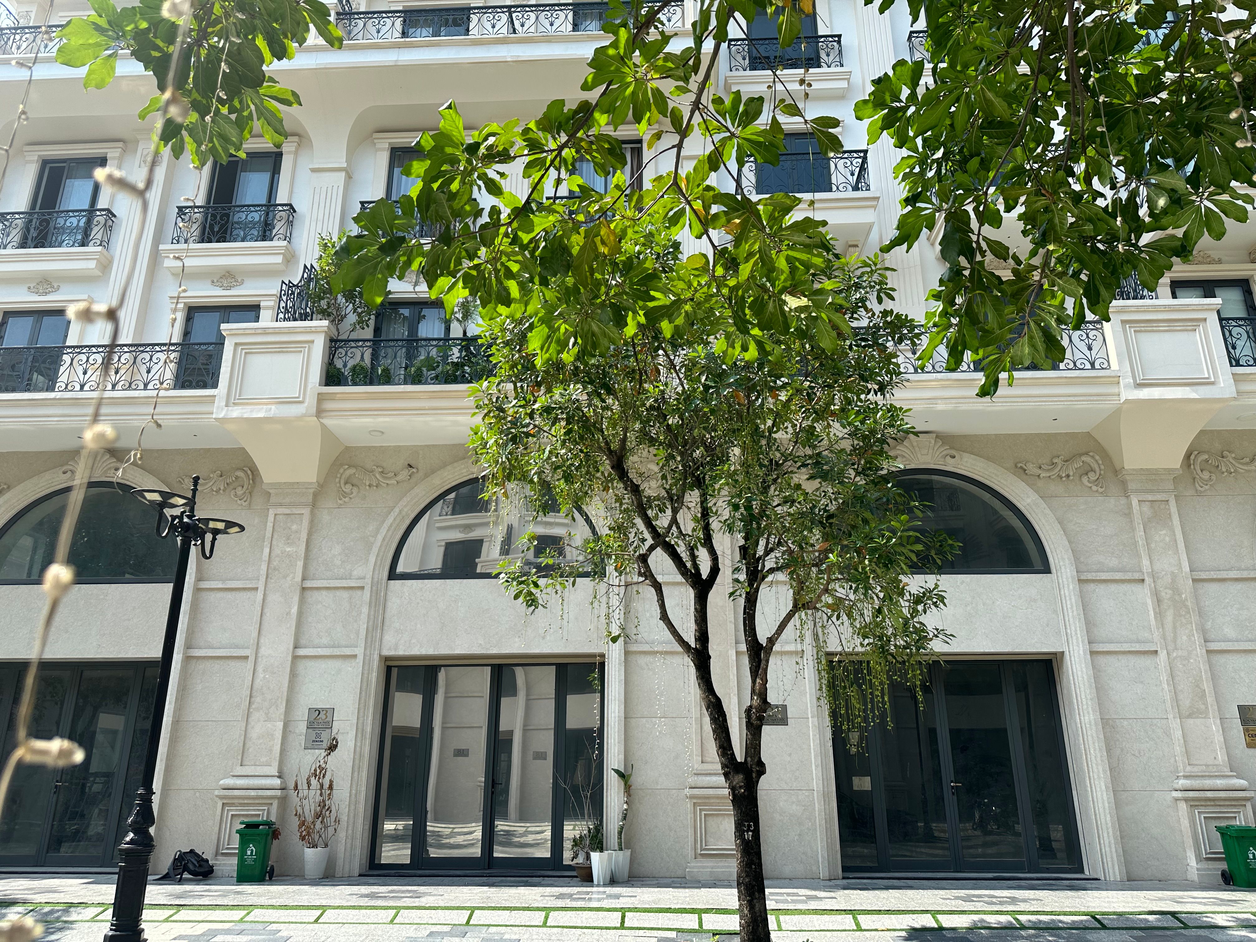 Bán Gấp Shophouse Royal Vạn Phúc City 7x20m, Hầm + 5 Tầng, Giá 33 Tỷ