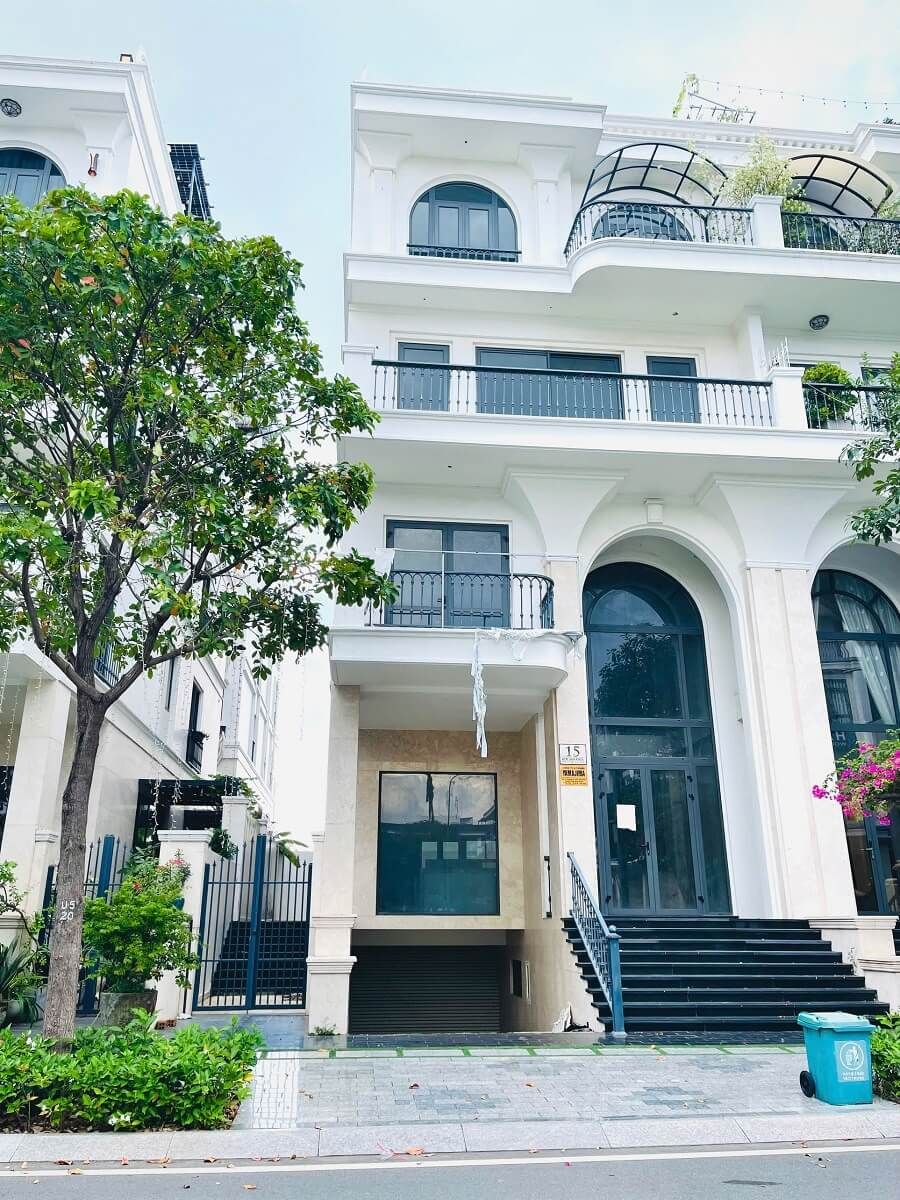 Bán gấp nhà phố 9x21 189m2 có sân vườn kế TTTM - Hình 1