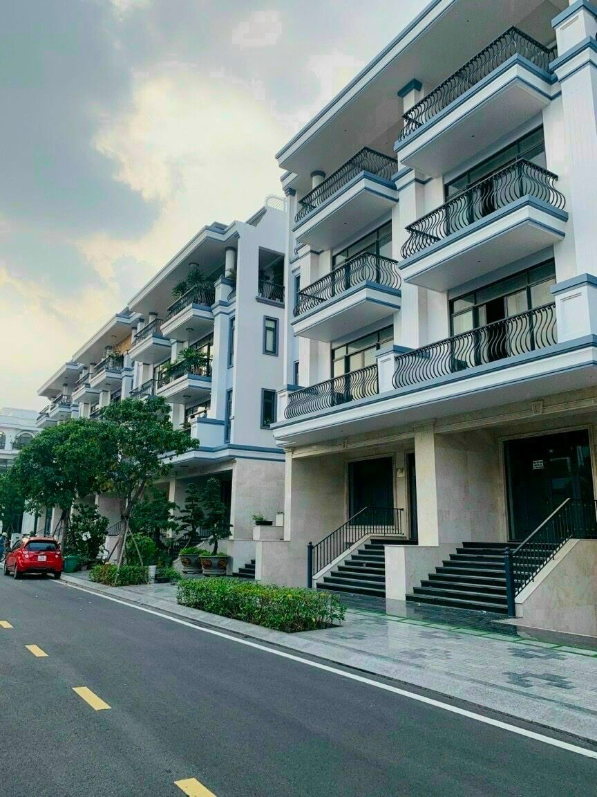 Nhà phố 7x22 2 mặt tiền, view công viên hồ bơi, đường 37.